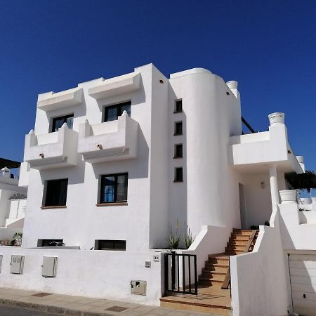 Surf Dream Surfhouse Hostel Corralejo Bagian luar foto