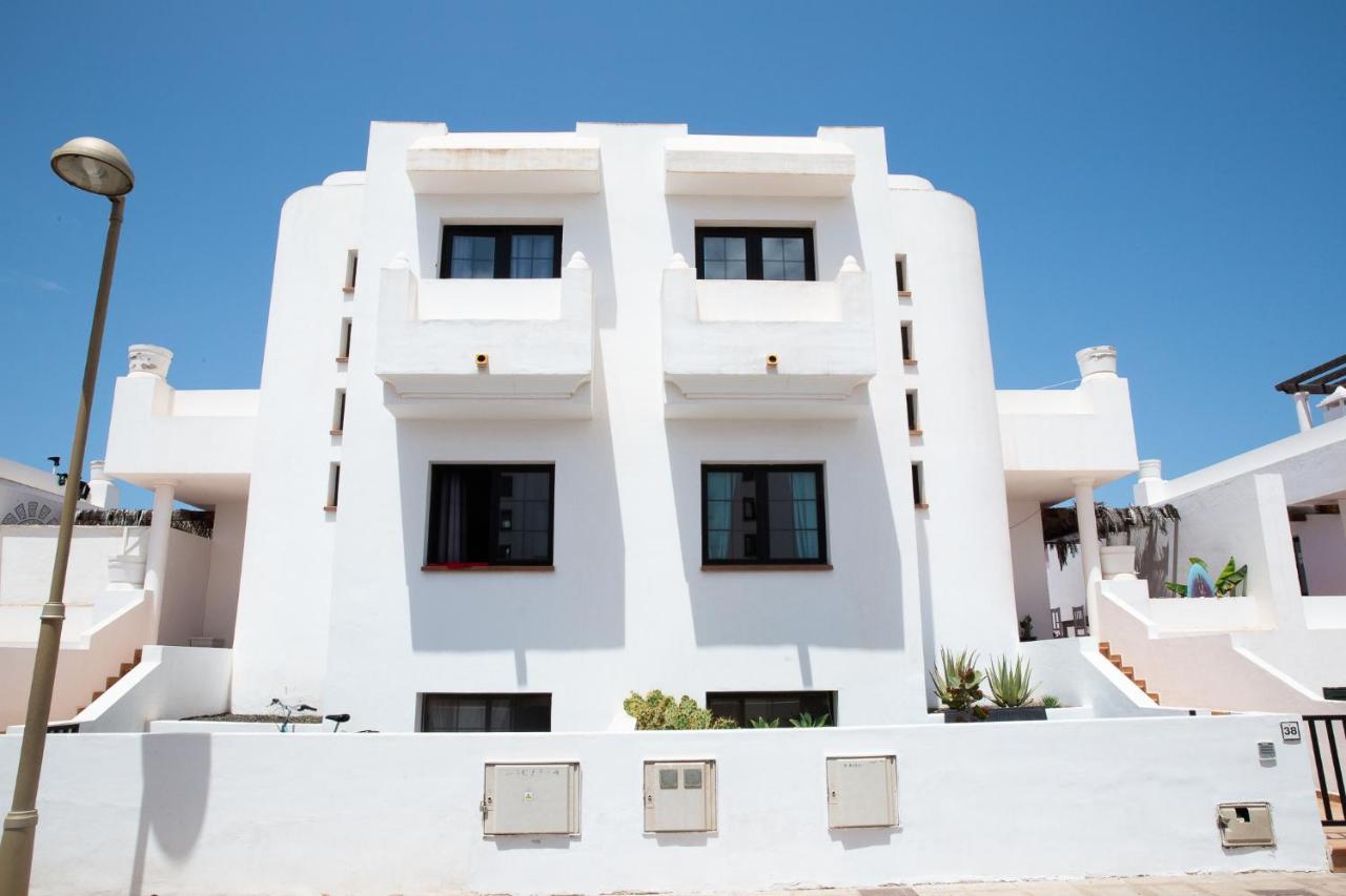 Surf Dream Surfhouse Hostel Corralejo Bagian luar foto