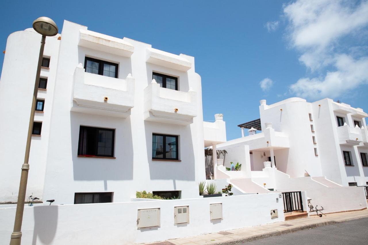 Surf Dream Surfhouse Hostel Corralejo Bagian luar foto