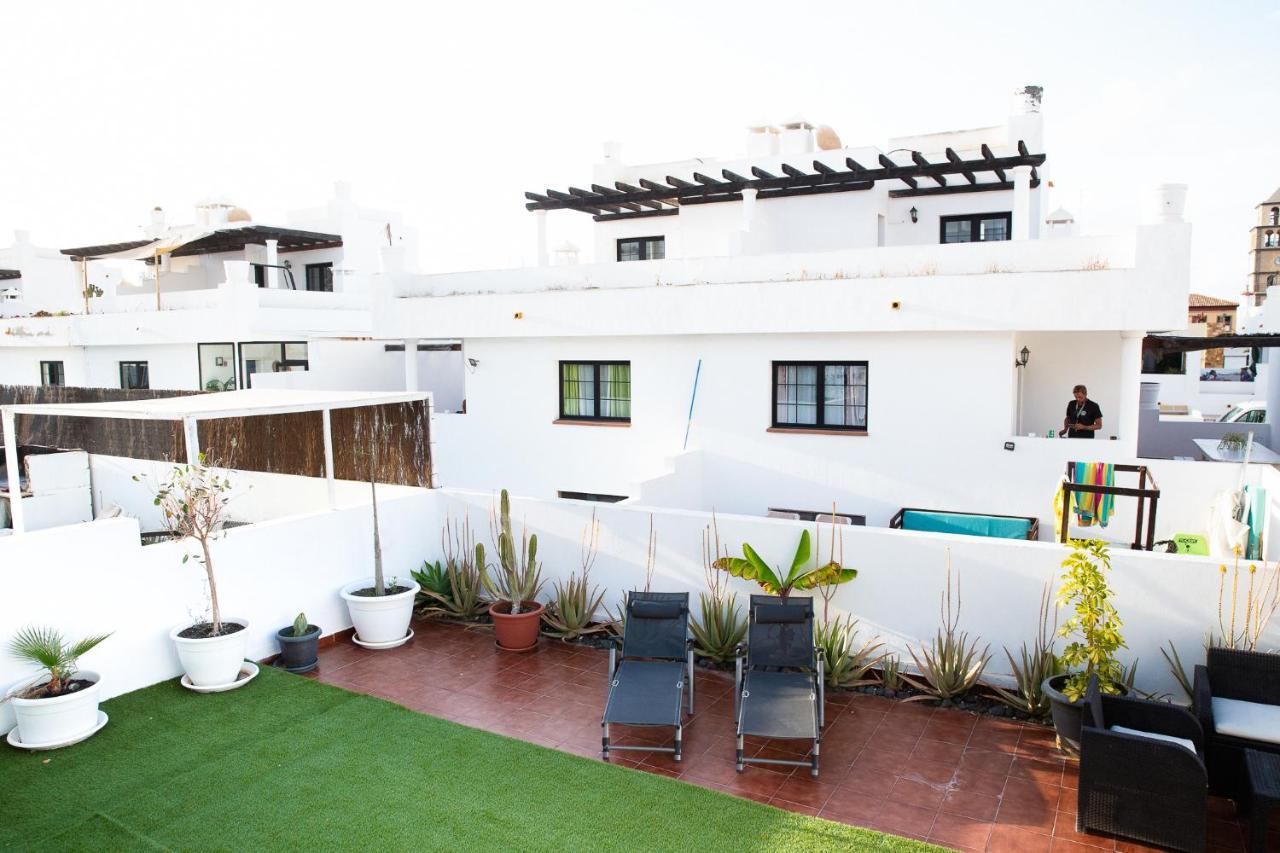 Surf Dream Surfhouse Hostel Corralejo Bagian luar foto