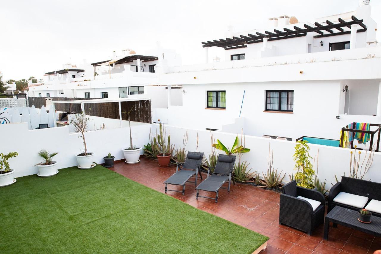 Surf Dream Surfhouse Hostel Corralejo Bagian luar foto