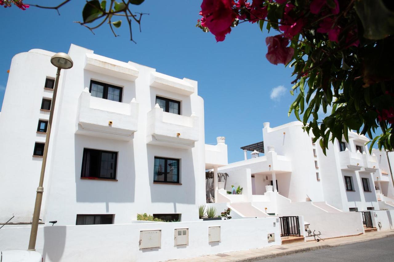 Surf Dream Surfhouse Hostel Corralejo Bagian luar foto