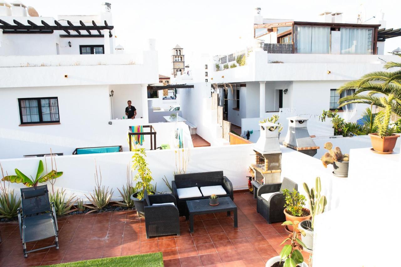 Surf Dream Surfhouse Hostel Corralejo Bagian luar foto