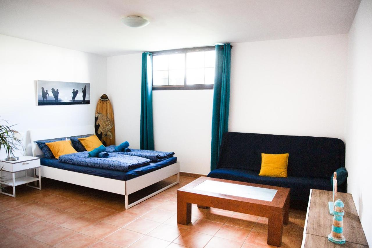 Surf Dream Surfhouse Hostel Corralejo Bagian luar foto