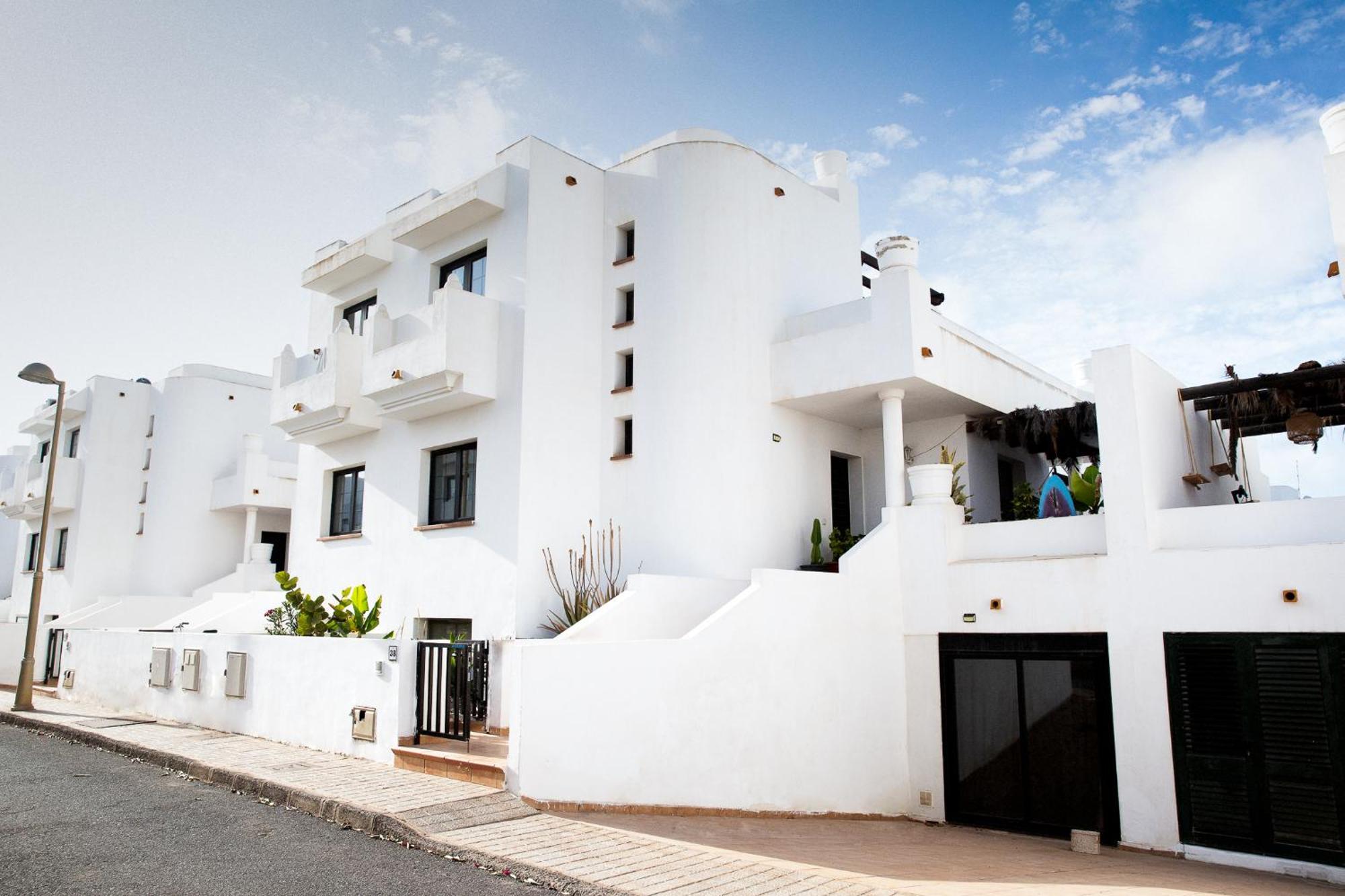 Surf Dream Surfhouse Hostel Corralejo Bagian luar foto